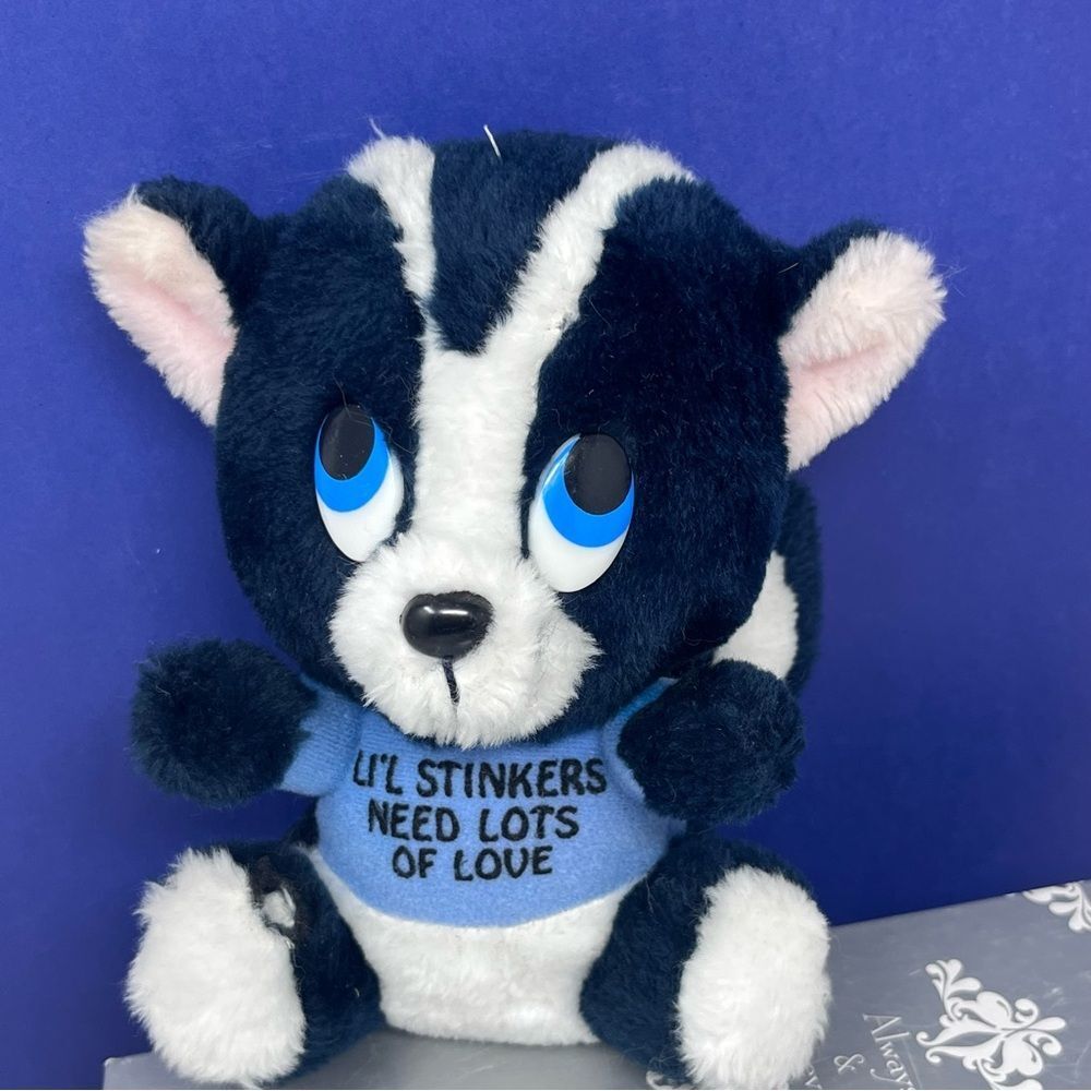 Vintage Skunk 8” Plush “Lil’ Stinkers Need Lots of Love” - Picture 2 of 9